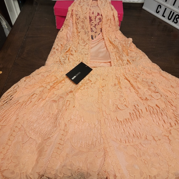 Lace romper - Picture 3 of 3